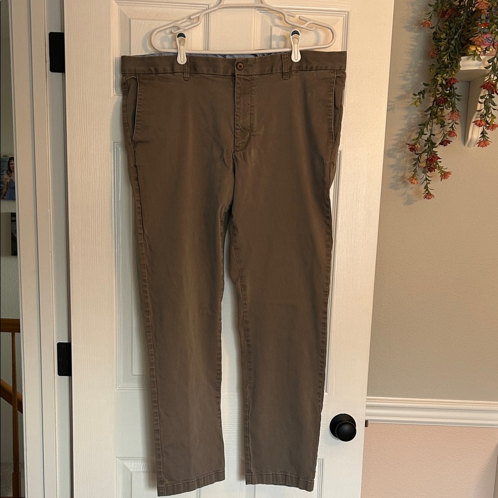 Tommy Bahama  Mens Flat Front Pants - khaki